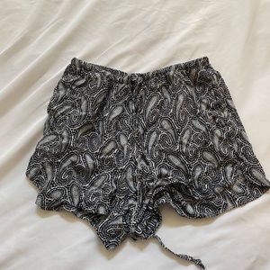 Brandy Melville Paisley Print Shorts (S)